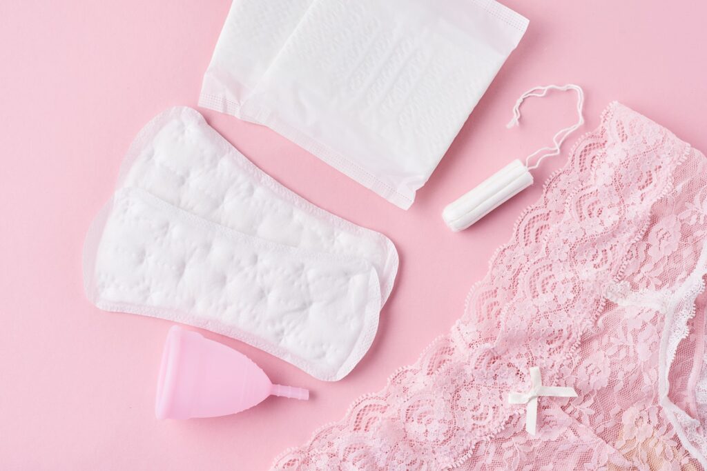 Serviette hygiénique, coupe menstruelle, tampon et culotte 