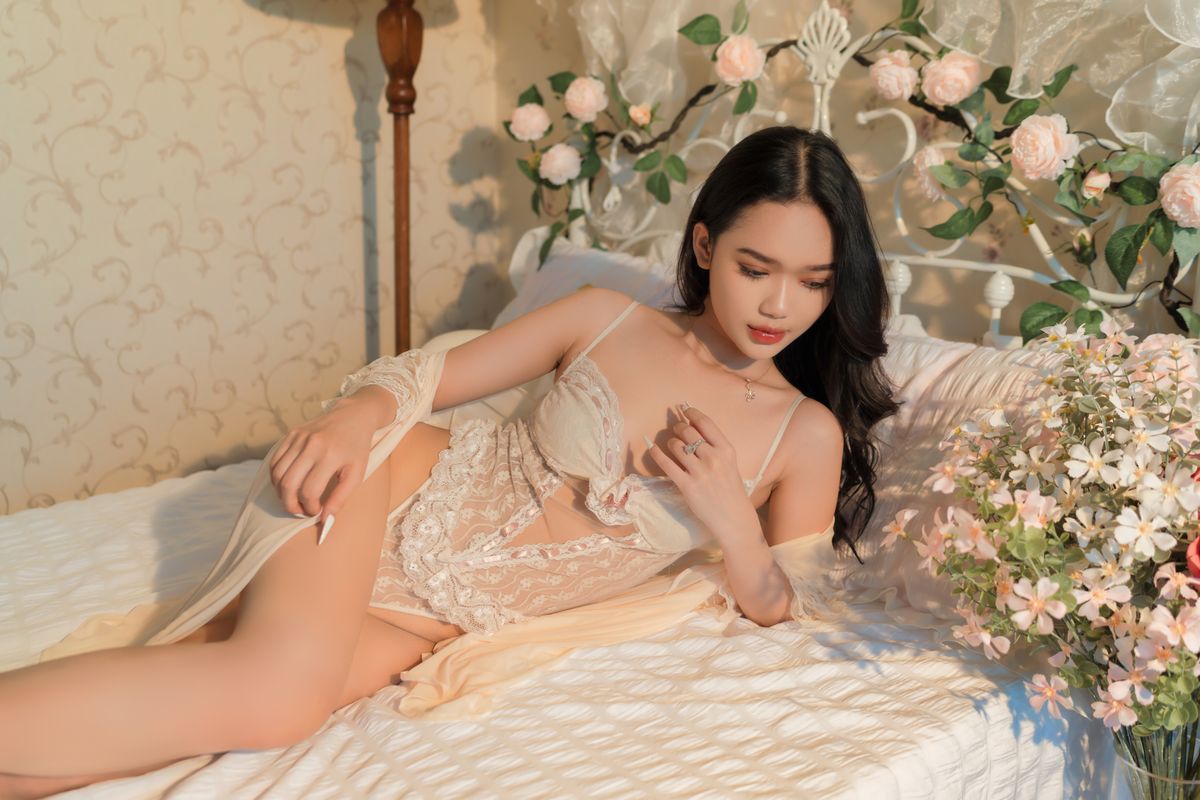 Fifi Chachnil, la maison parisienne qui fait vivre la lingerie rétro